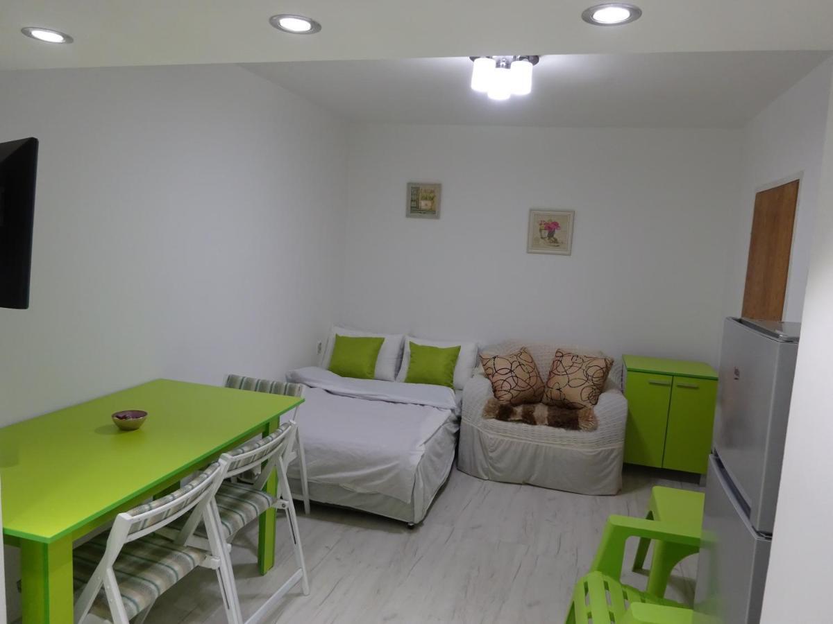 Jasmin White Apartment Szkopje Kültér fotó